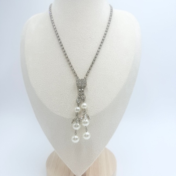 Vintage Rhinestone Necklace with Faux Pearls Adjustable Hook Closure - Picture 2 of 8